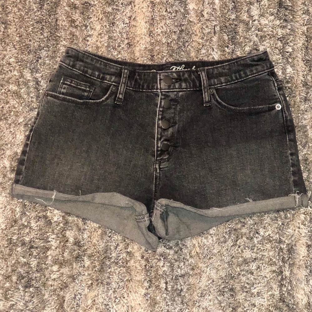 Ladies light wash black jean shorts. Size 4/27 $15